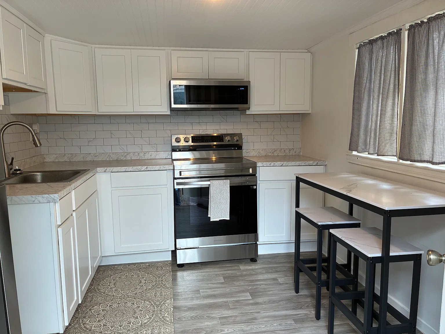1 bed, 600 sqft, $1,000 — Photo 2