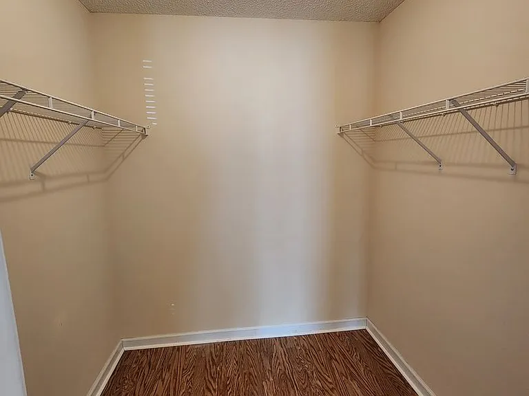 906 Rice Ct — Photo 11