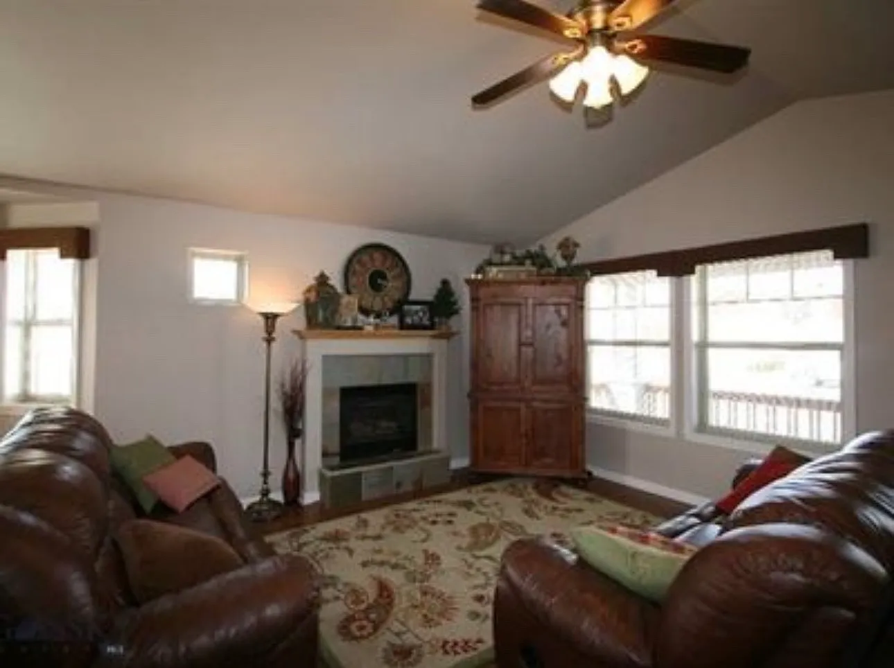 3 bed, 1642 sqft, $3,000 — Photo 4