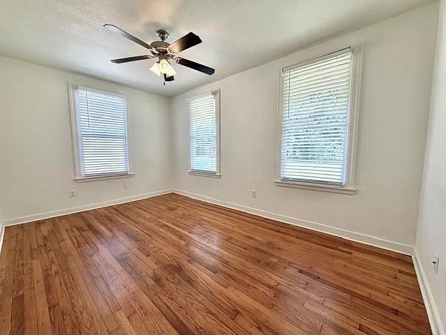 1010 W Charles St — Photo 6