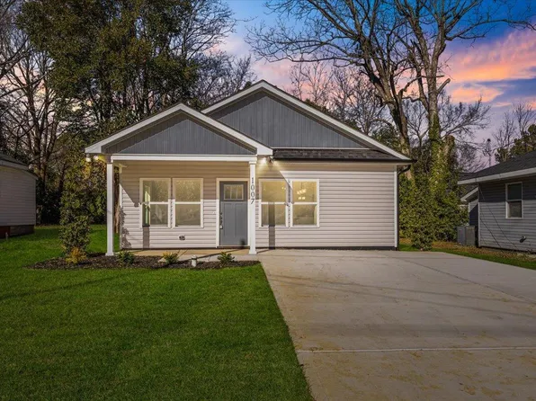 1007 N King Ave, Dunn, NC 28334