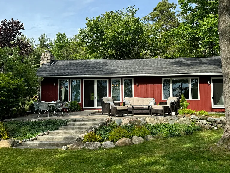 3756 Springwater Beach Rd — Photo 8