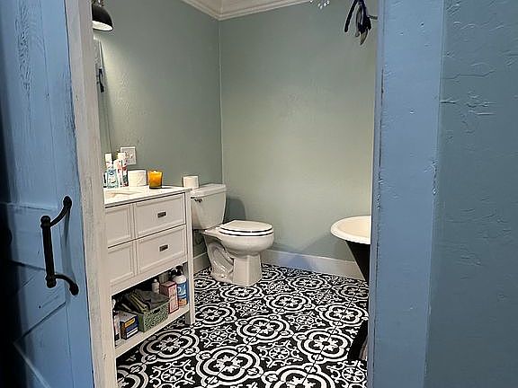 Master bathroom 