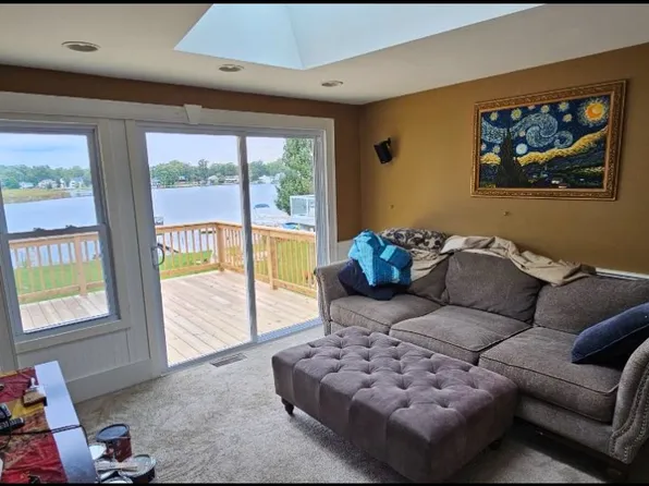 1508 Lakeview Dr, Wolverine Lake, MI 48390