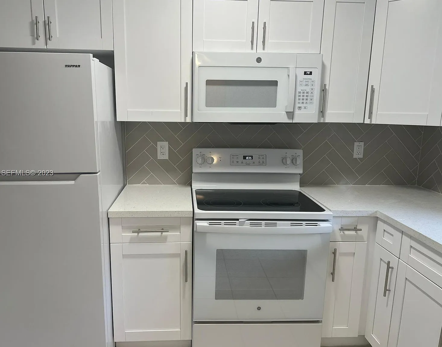 2 bed, 750 sqft, $2,100 — Photo 3