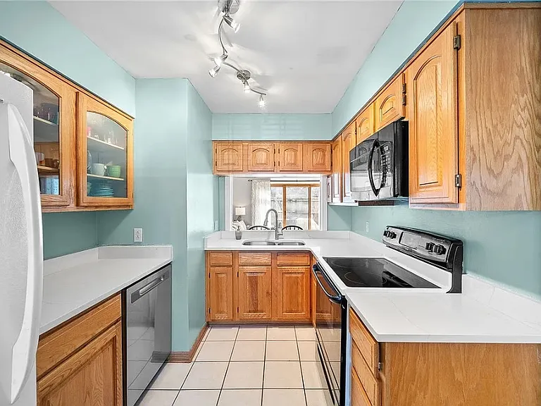 635 Robinwood Dr #A — Photo 1