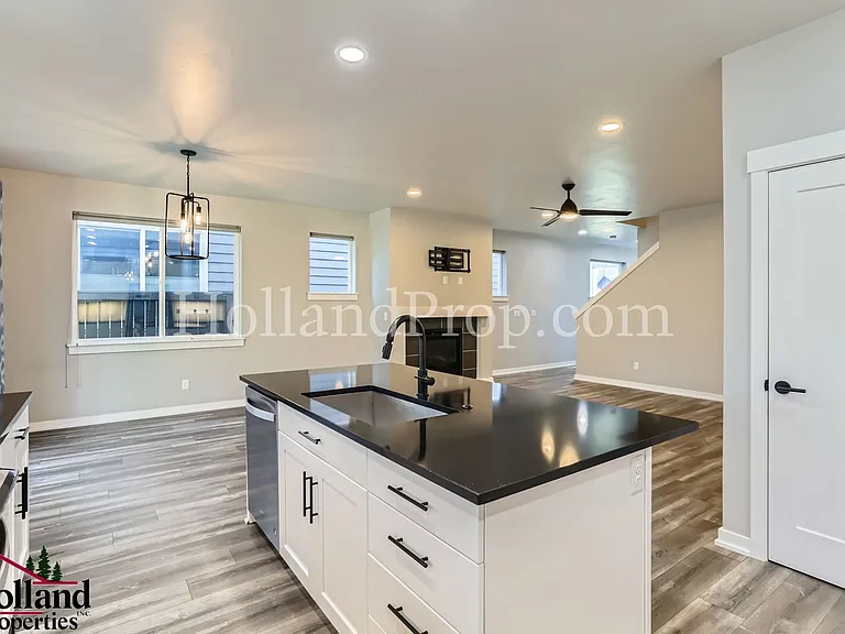 6503 SE Provence St — Photo 7