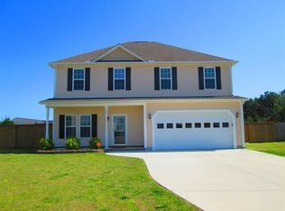 105 Amberwine Cir, Richlands, NC 28574