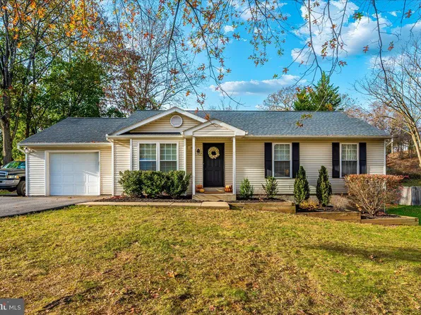 706 N Warfield Dr, Mount Airy, MD 21771