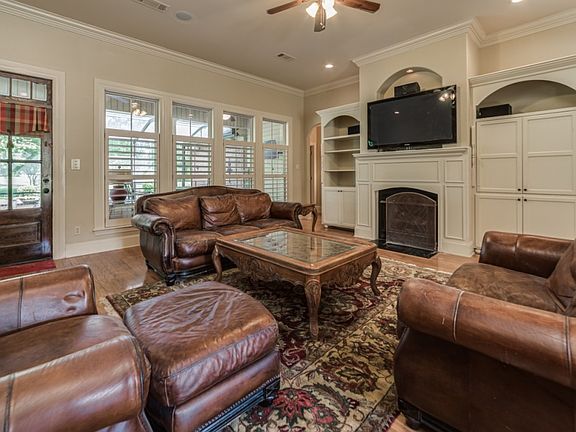 4th image of 102 Paleo Dr #4