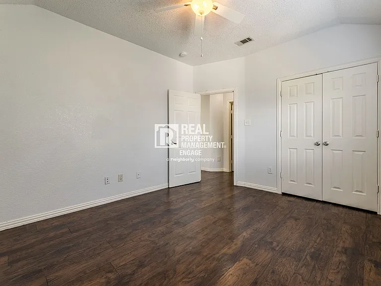 8817 Pocono Dr — Photo 42