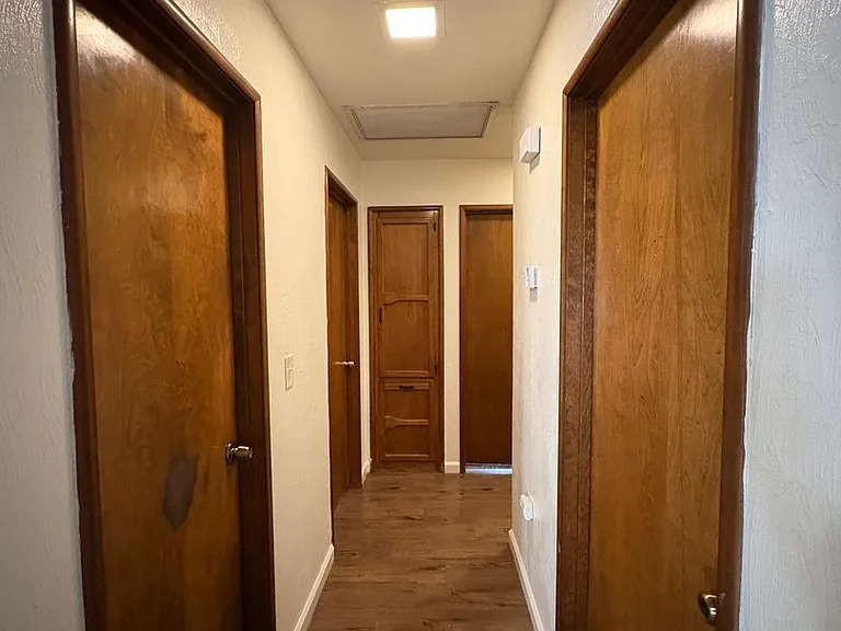 2943 W Ashland Ave — Photo 19