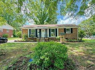 2407 Larkspur Dr, Greensboro, NC 27405