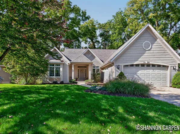 1901 Oakleigh Woods Dr NW, Grand Rapids, MI 49504