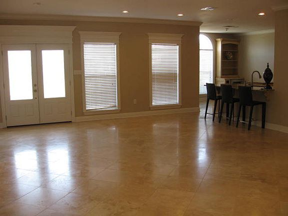 4th image of 219 Lake Penchant Ct