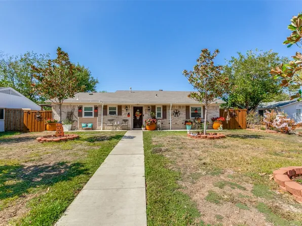 2121 Nolan Dr, Carrollton, TX 75006