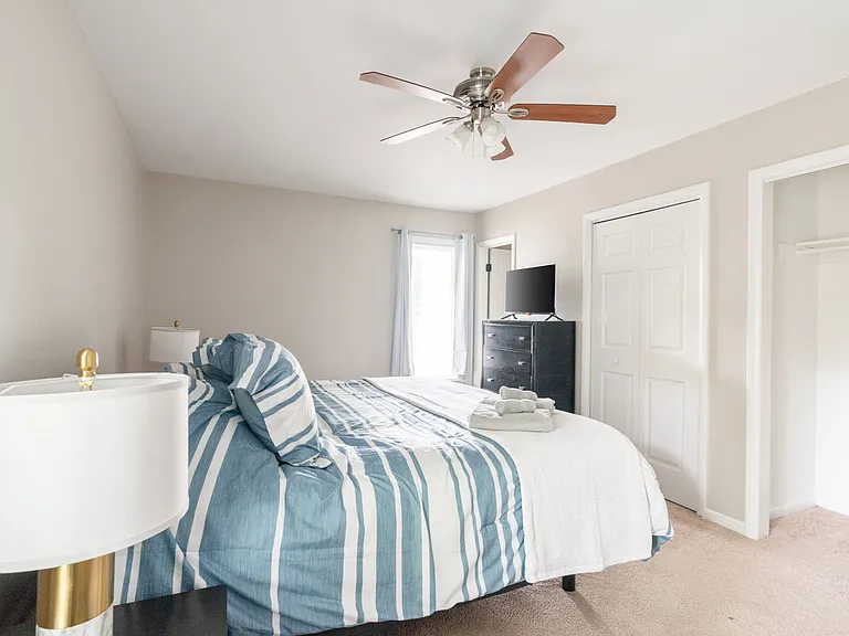 1902 Cambridge Dr — Photo 20