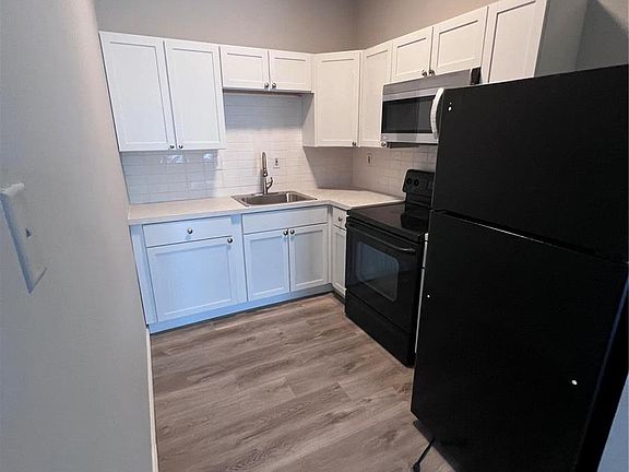 4th image of 2308 S Jefferson Ave