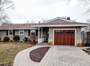 787 Penrith Ave, Elk Grove Village, IL 60007