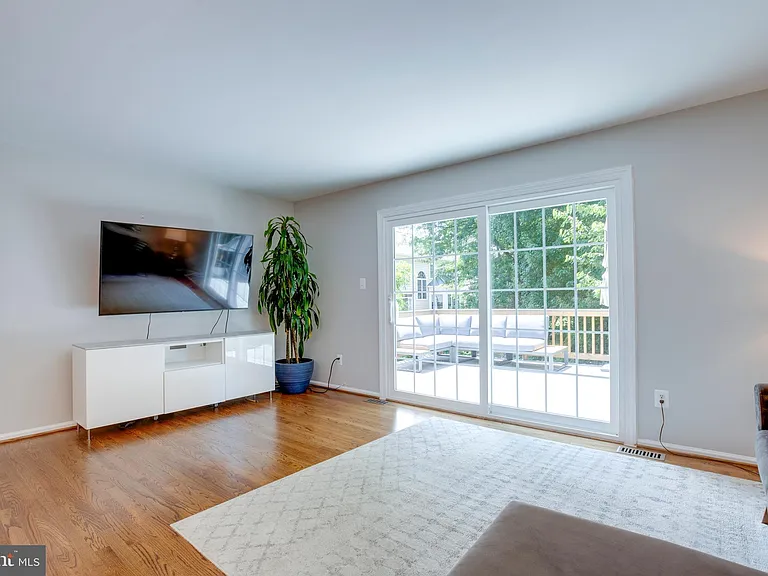 8657 Dellway Ln — Photo 14
