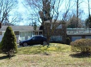 6 Allegany Pl, Commack, NY 11725