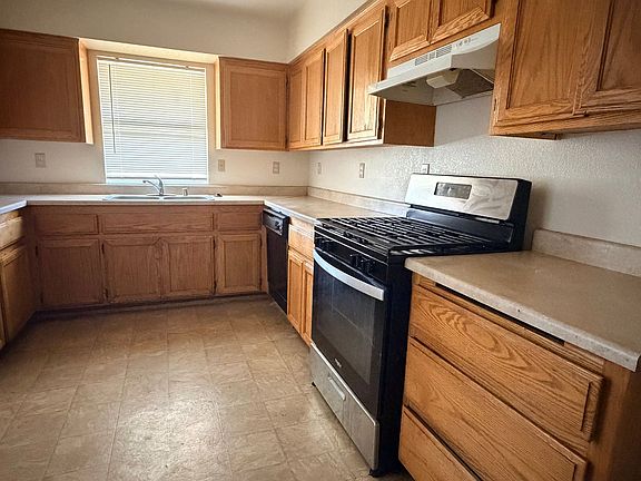 5th image of 8449 Viburnum Ave