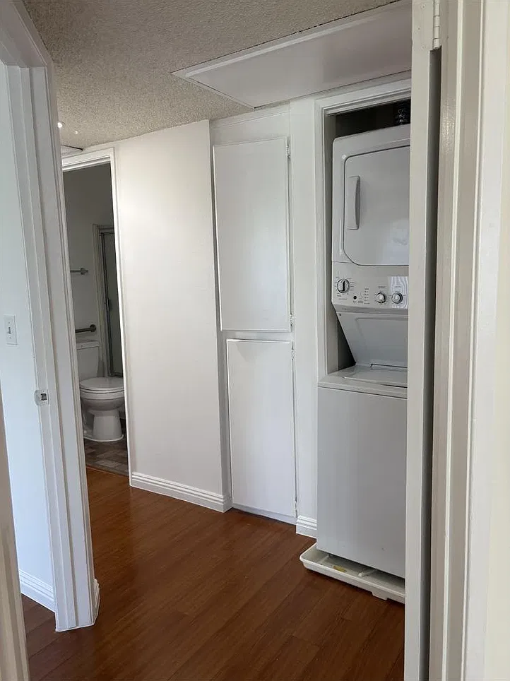 14142 Tiara Street — Photo 4