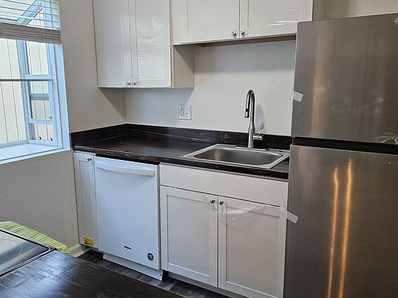 4th image of 3322 I St NE APT E301