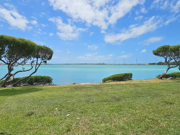 5022 Sunset Village Dr, Duck Key, FL 33050