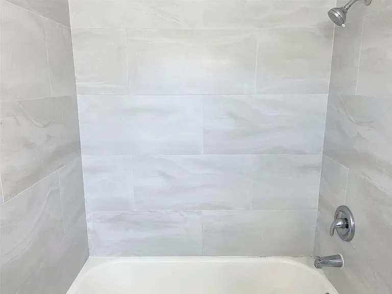 240 SW 8th St #3 — Photo 13