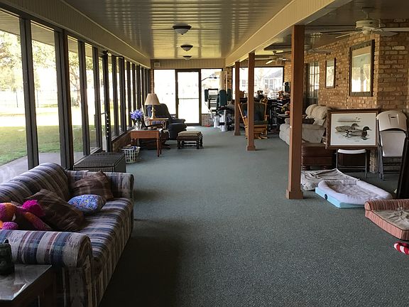 Patio/sun room 17x63 w/ AC