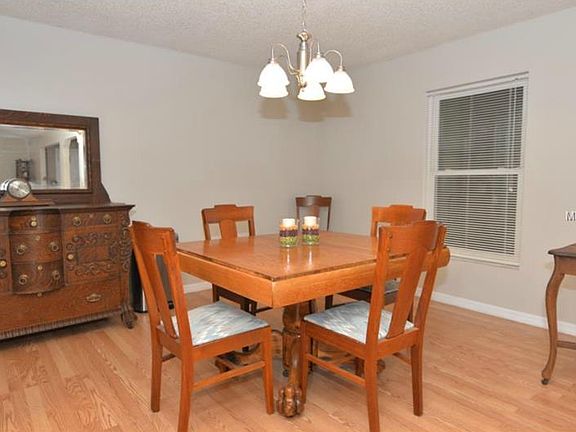 4th image of 1040 Yellow Rose Dr
