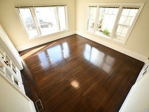 3rd image of 747 Warfield Ave #1