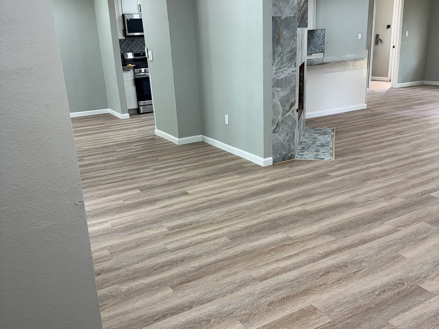 4 bed, 3.5 bath, 2293 sqft, $2,200 — Photo 2