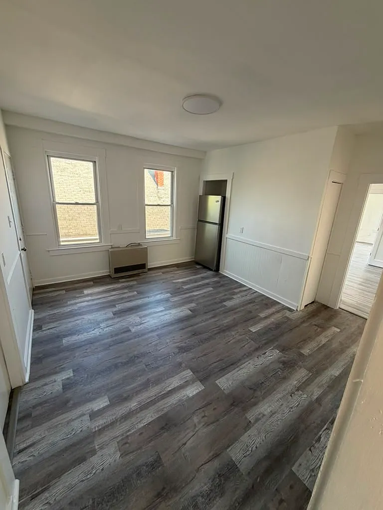 3 bed, 1500 sqft, $2,700 — Photo 3