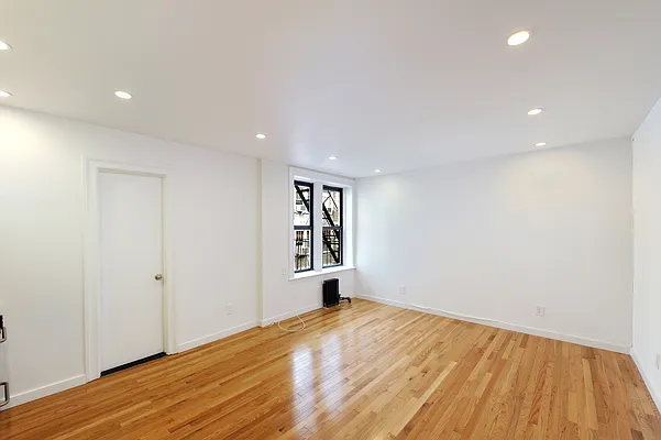 Rented by Aether Property Group | media 17