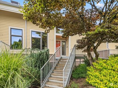 3118 E Pine Street, Seattle, WA, 98122