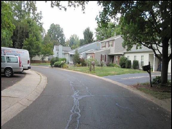 3rd image of 121 Commonwealth Dr