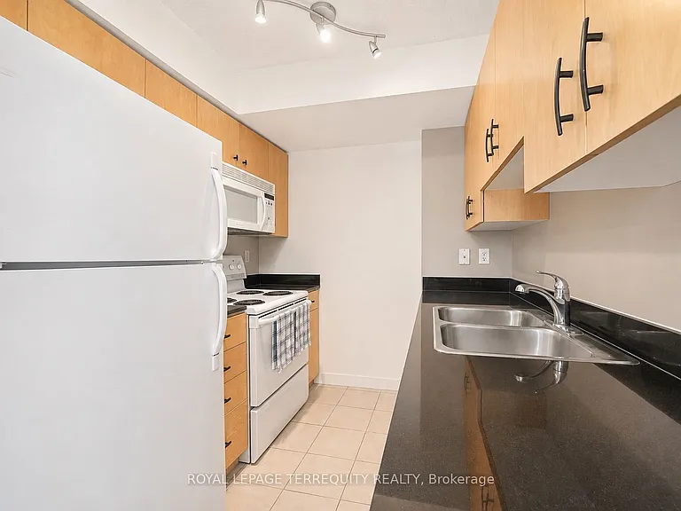 397 Front St W #2907 — Photo 3