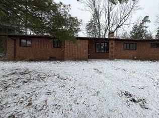 3215 S Cambridge Rd, Lansing, MI 48911