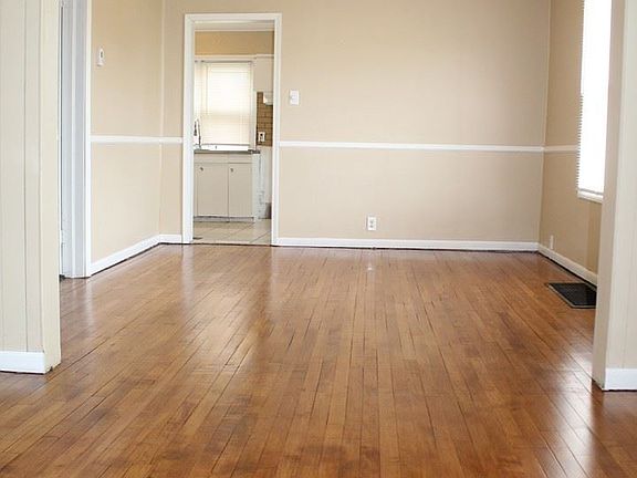 5th image of 859 Emerson Ave