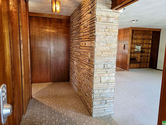 4th image of 710 Pleasantview Dr