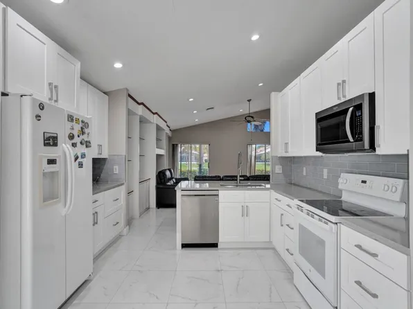 22845 Barrister Dr, Boca Raton, FL 33433