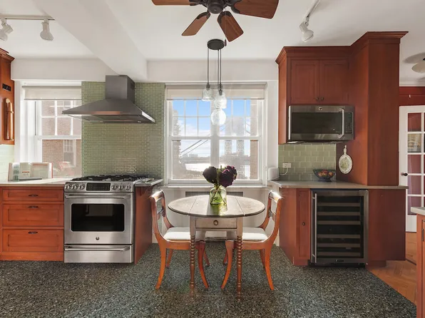 140 Cabrini Boulevard image 8 of 21