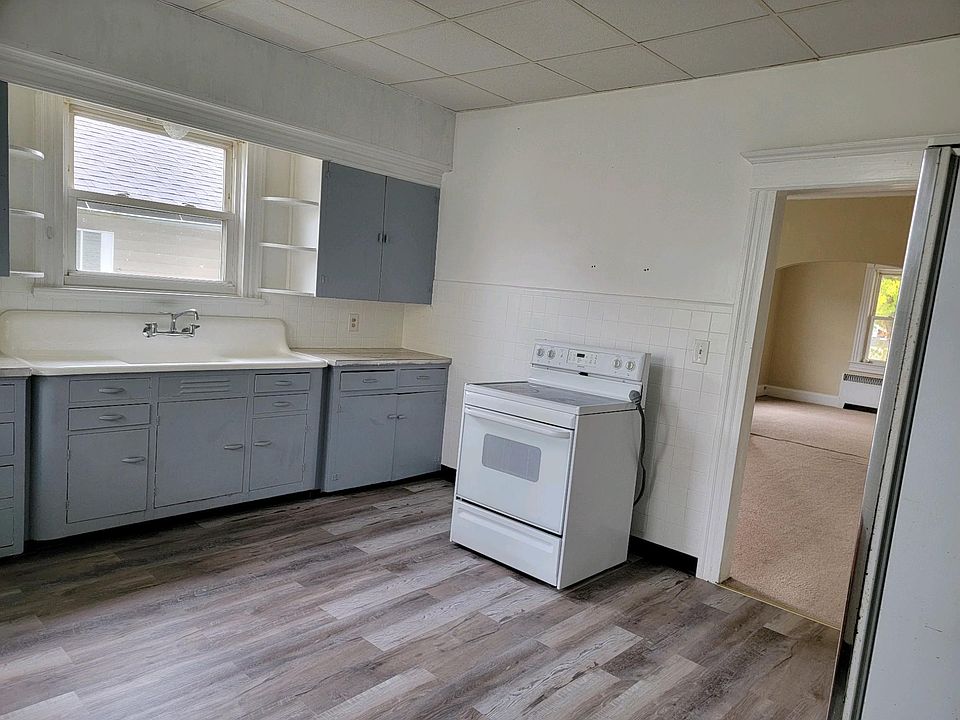 1st image of 110 Mary St #110