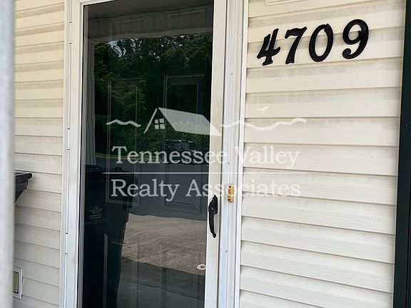 3rd image of 4709 Scepter Way