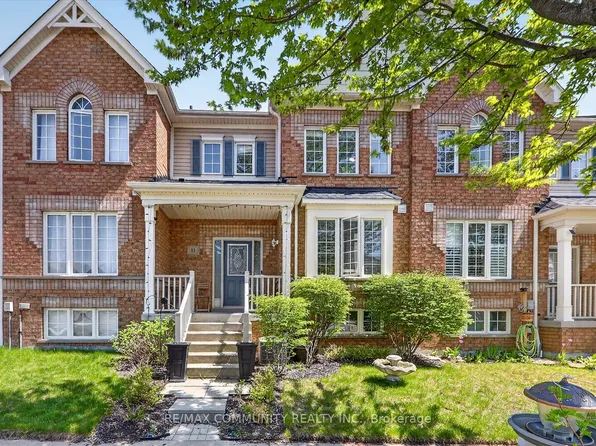 11 Schofield Gate, Ajax, ON L1T 0B4