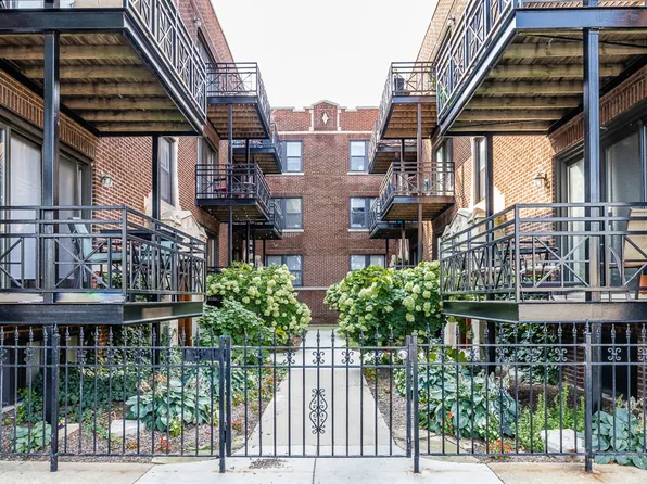 1137 W Grace St APT 3W, Chicago, IL 60613