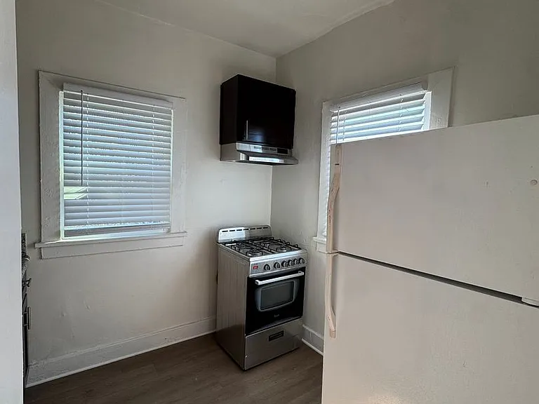 526 S Union Avenue — Photo 7