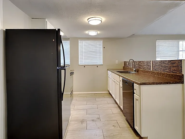 7431 San Moritz Dr — Photo 3